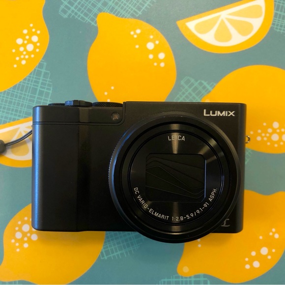 Panasonic Lumix DMC-ZS100 - Picture 3 of 10